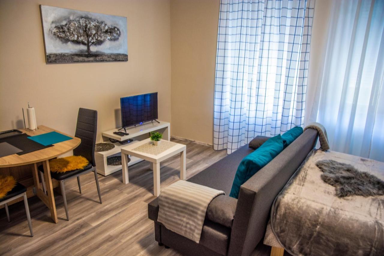 Apartment & Room Eni ซาเกร็บ ภายนอก รูปภาพ
