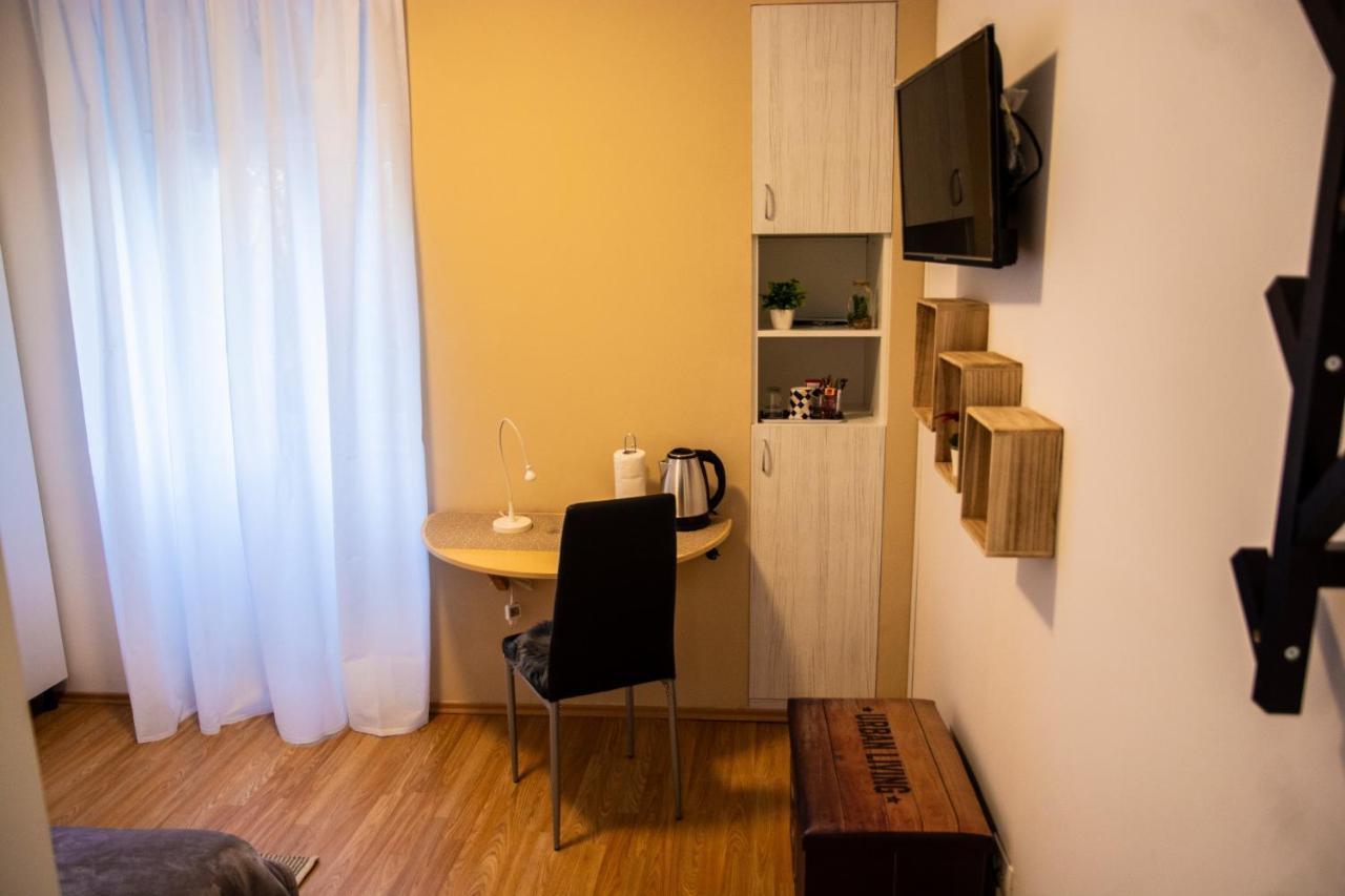 Apartment & Room Eni ซาเกร็บ ภายนอก รูปภาพ