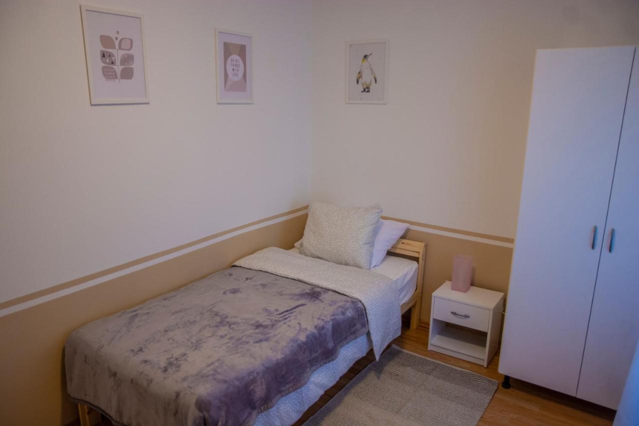 Apartment & Room Eni ซาเกร็บ ภายนอก รูปภาพ